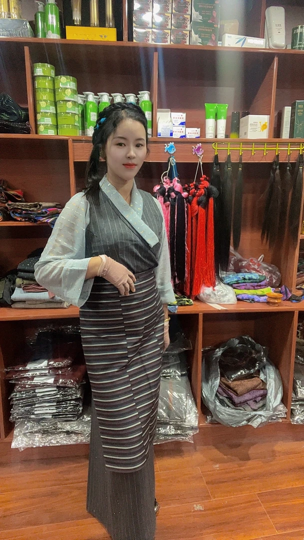 新款流行藏式藏袍三件套