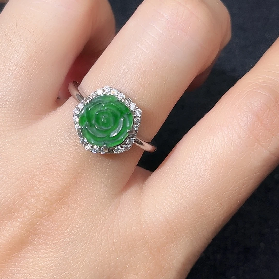 翡翠未镶嵌颈饰戒指