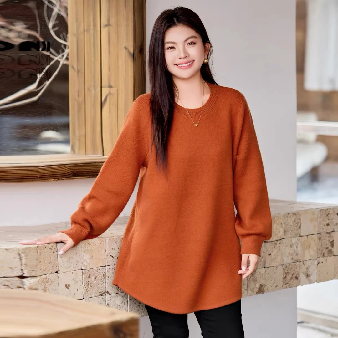 2025大码女装冬季显瘦宽松弧摆圆领灯笼袖长款针织毛衣
