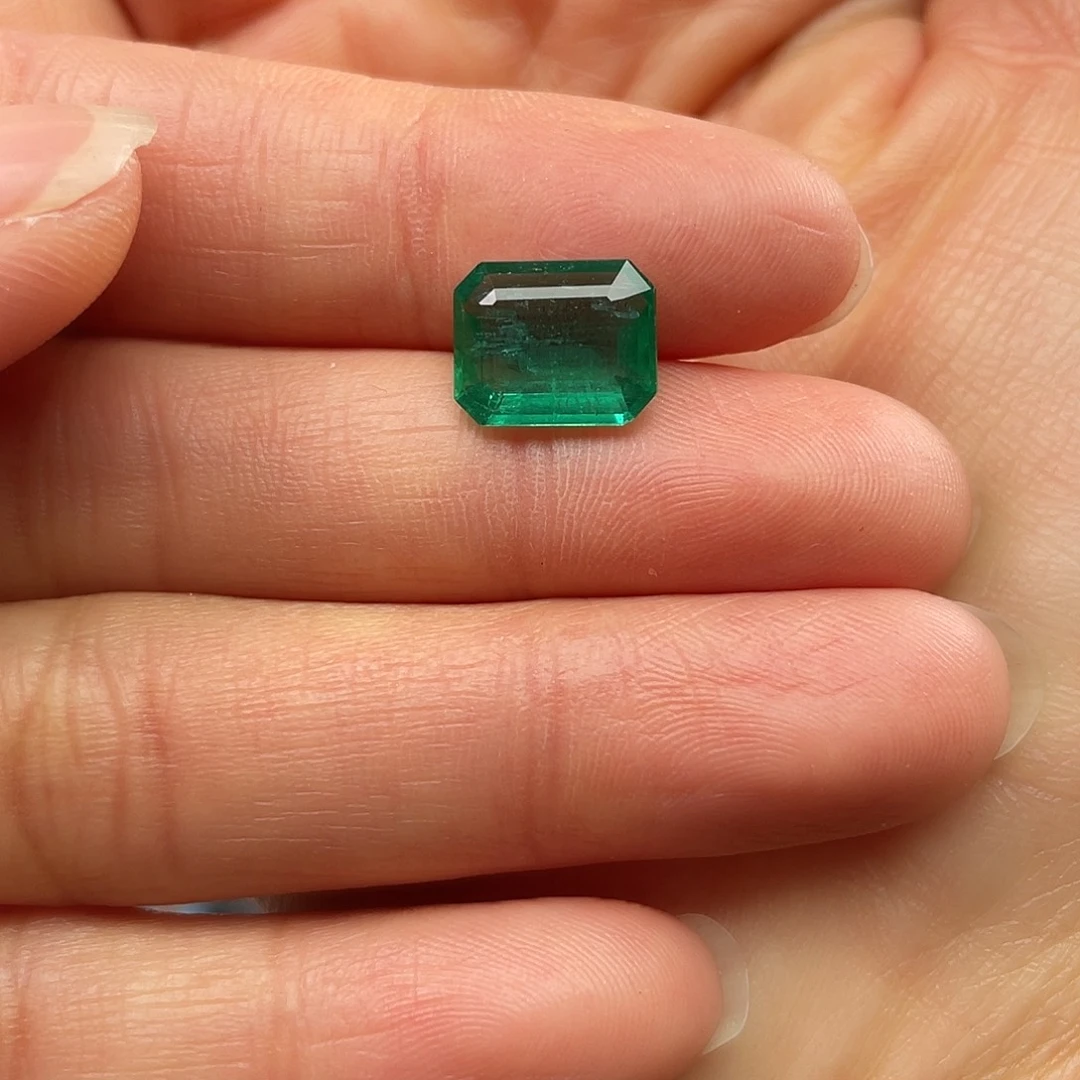 祖母绿裸石未镶嵌