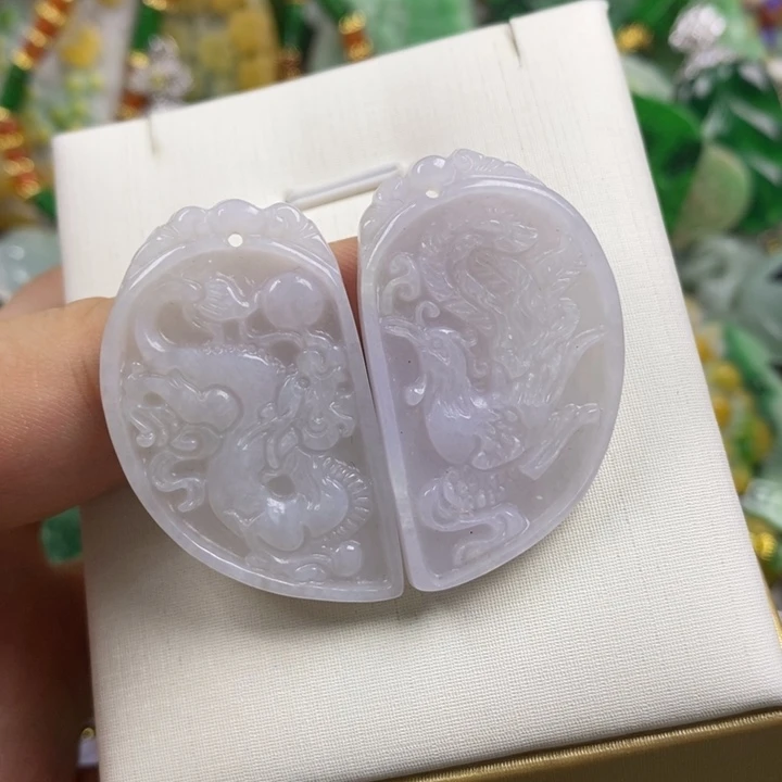 翡翠未镶嵌吊坠(赠链)