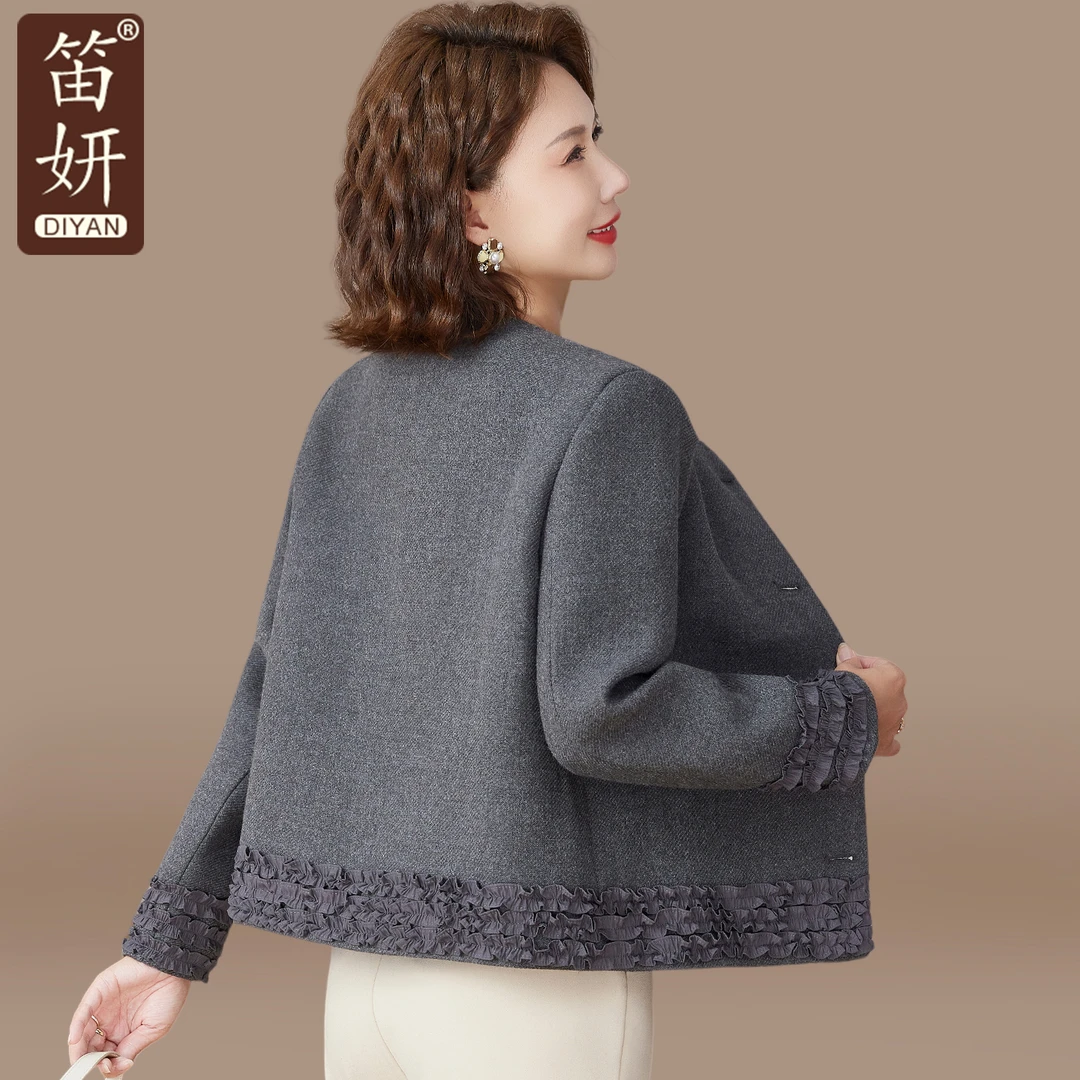 妈妈秋装洋气小香风外套短款小个子2025新款中老年女春秋时尚上衣