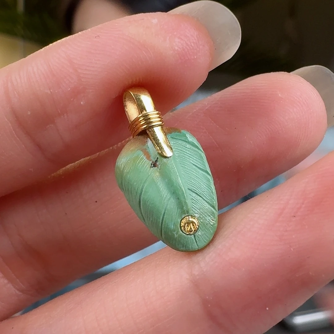 绿松石珠宝奇石18K金镶嵌骄**?