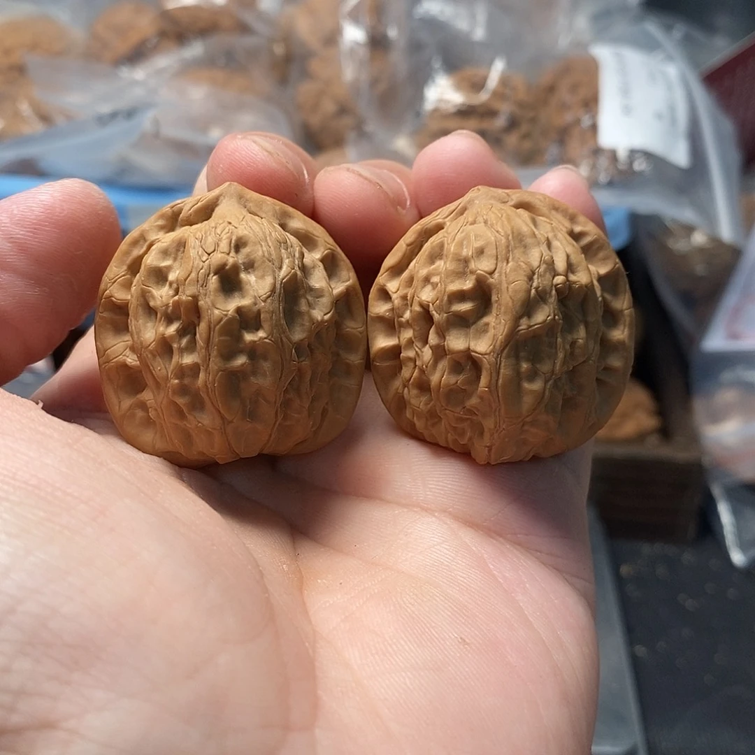 1文玩核桃老象峰35-507