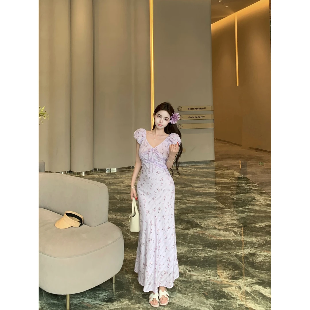 法式绝美V领碎花连衣裙2025夏季新款度假风气质收腰茶歇长裙女ins