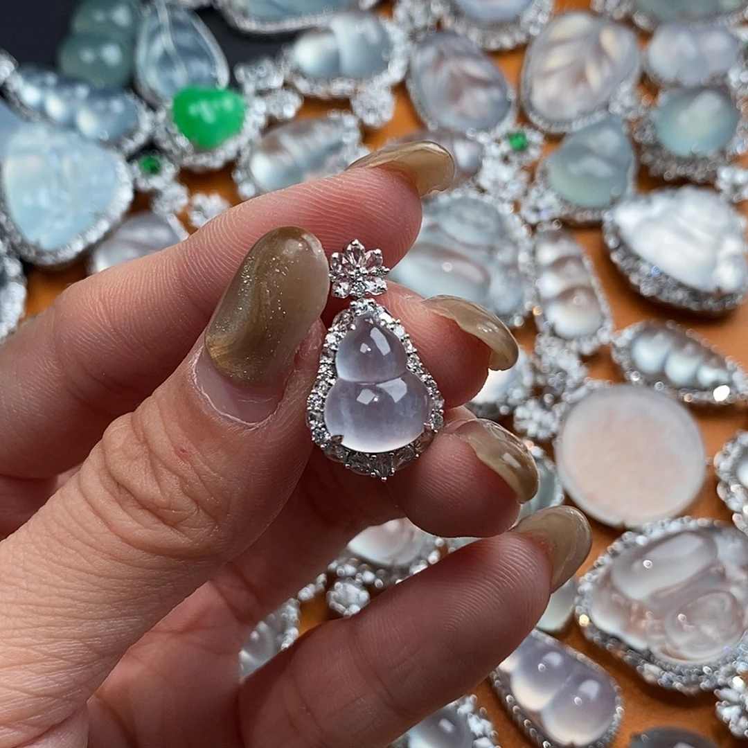 颈饰18K金镶嵌翡翠天然缅甸A货翡翠葫芦