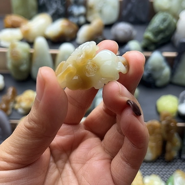 和田玉（糖玉）未镶嵌颈饰