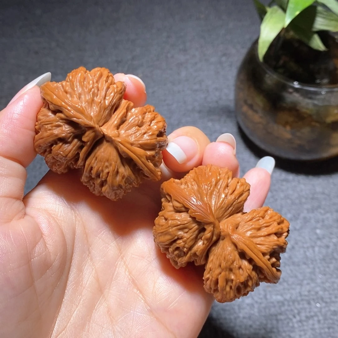 文玩核桃把件白狮子异形