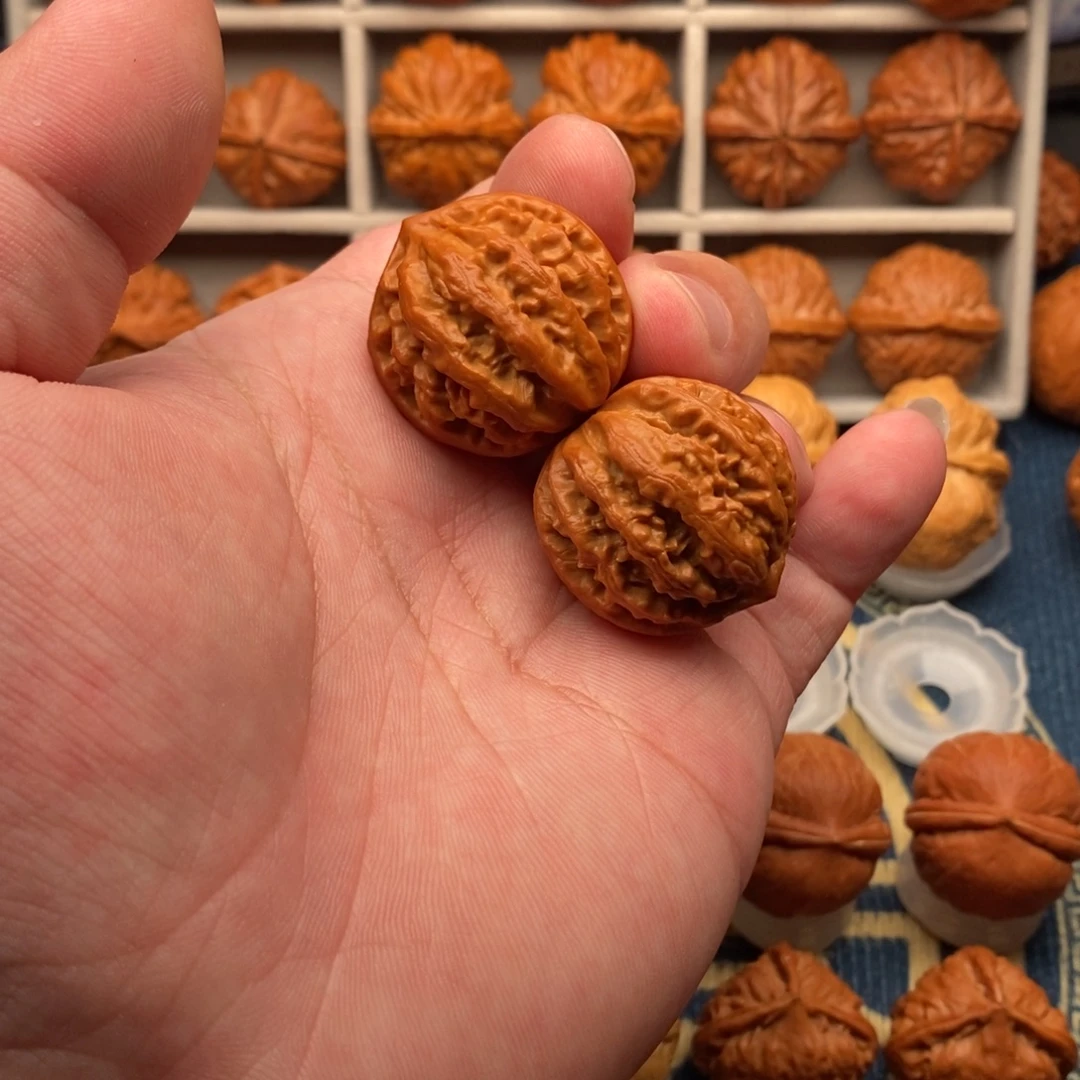 文玩核桃把件九龙筋