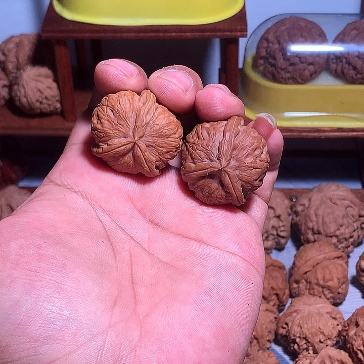 孤***王吊坠文玩核桃三棱