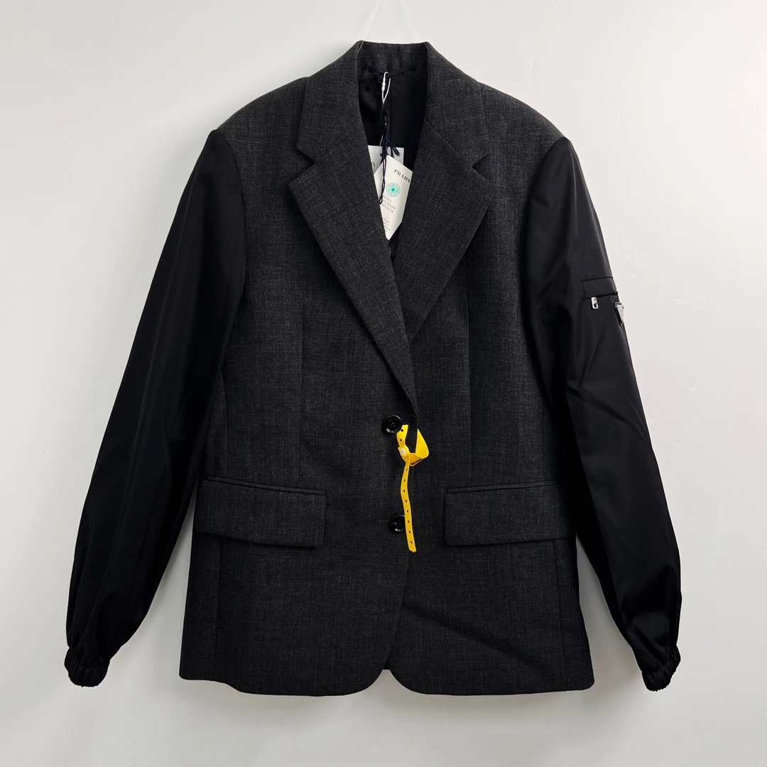 全新未使用 Prada/普拉达 三角标logo尼龙外套 36码 公价18900