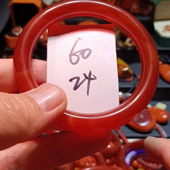 玛瑙/玉髓手镯未镶嵌