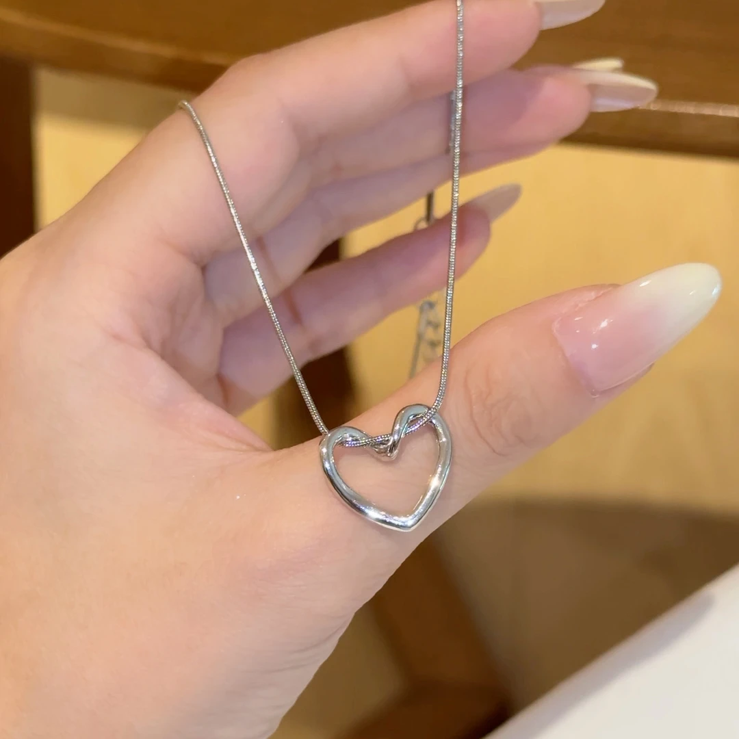 铜合金吊坠 时尚简约冷淡风百搭镂空爱心网红项链女锁骨链配饰