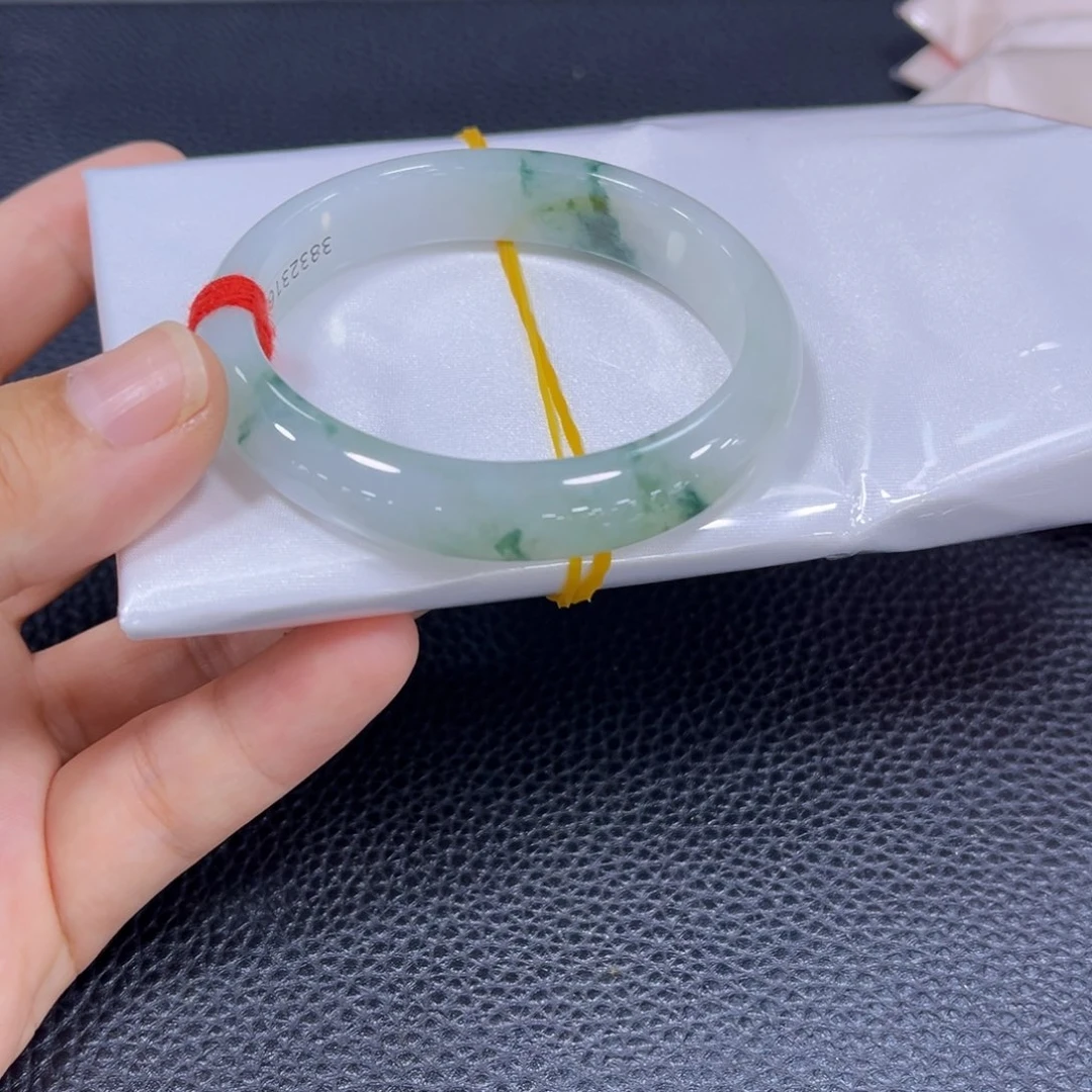 翡翠未镶嵌手镯手镯