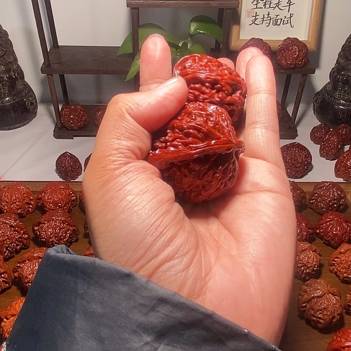 小***粹文玩核桃吊坠白狮子