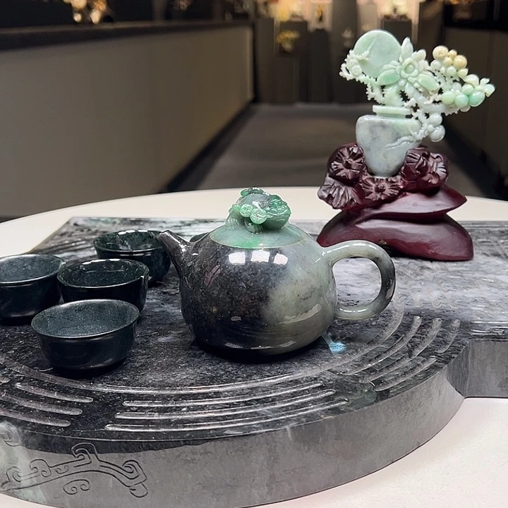 翡翠挂件未镶嵌€*翡翠