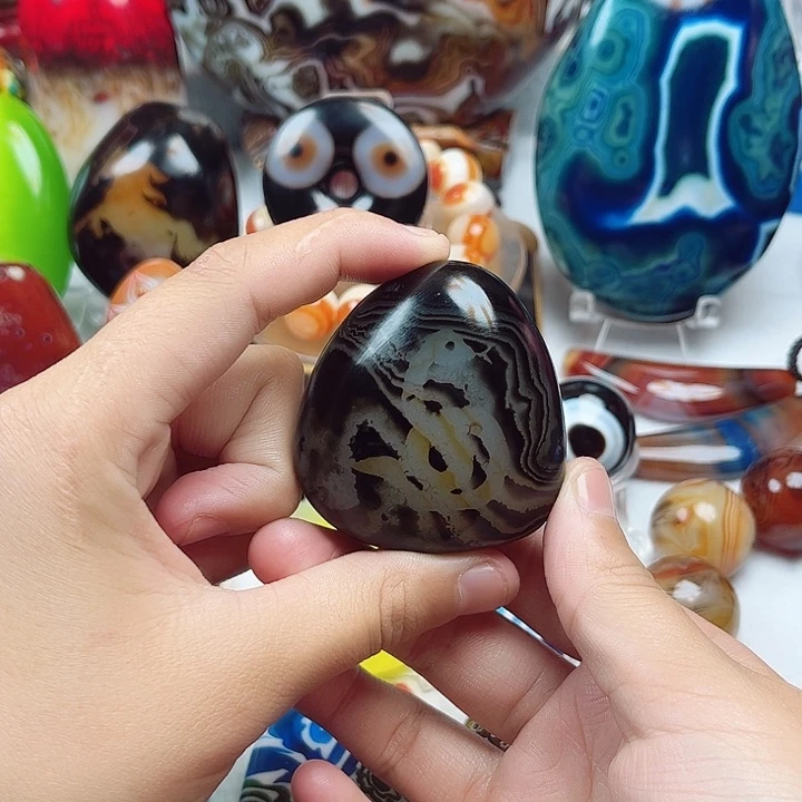 玛瑙/玉髓未镶嵌珠宝奇石