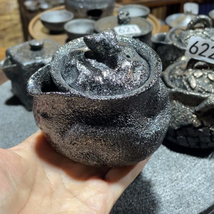 影***录黑砂微瑕疵宝瓶