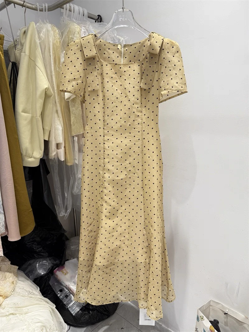 肉肉家*大码方领可爱收腰连衣裙