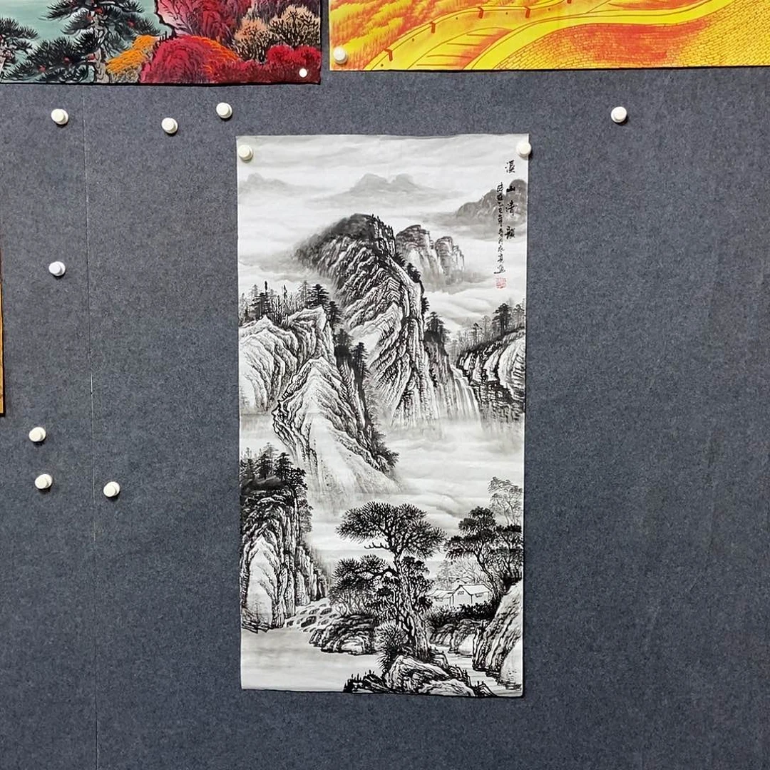 国画爱****0四尺水墨山水一副