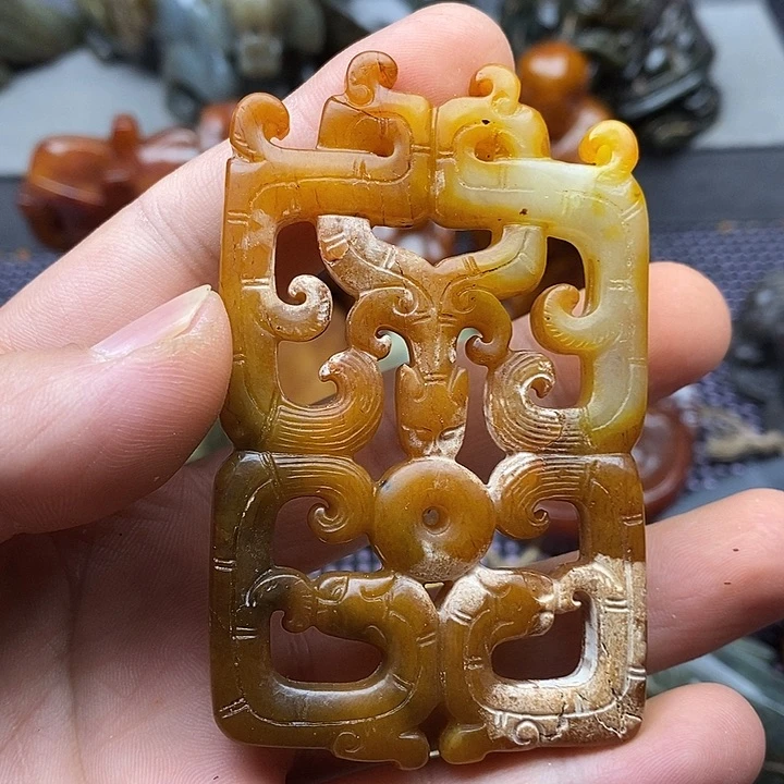 未镶嵌蛇纹石玉颈饰