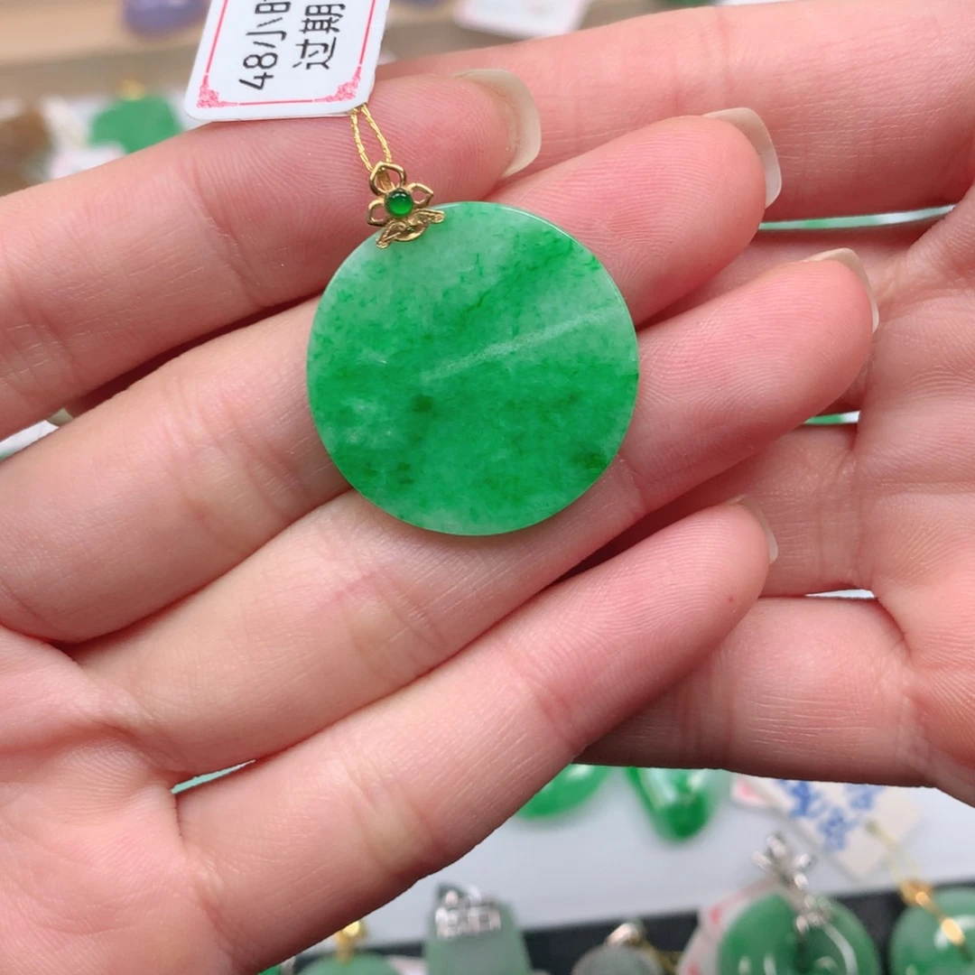 吊坠(不含链)未镶嵌翡翠