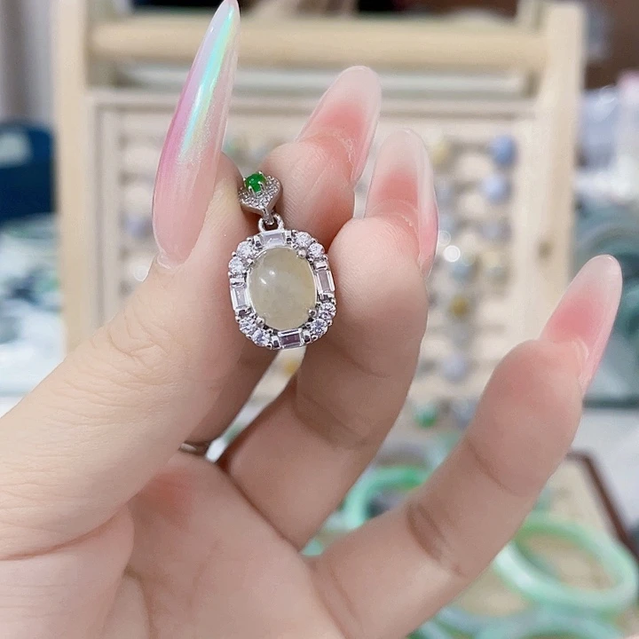 翡翠未镶嵌颈饰天然翡翠Ａ货