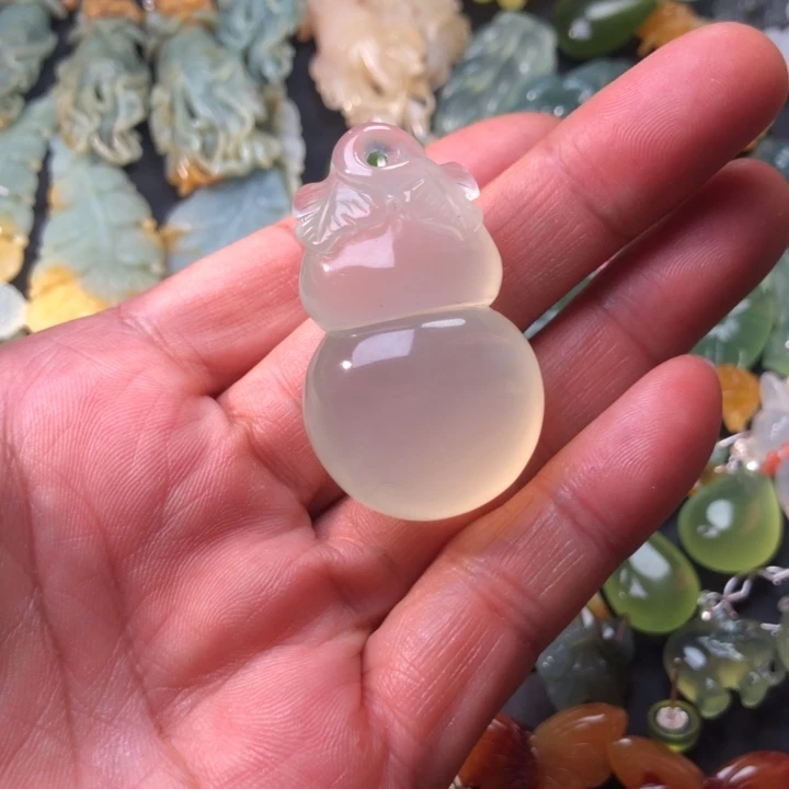 蛇纹石玉未镶嵌耳坠挂件