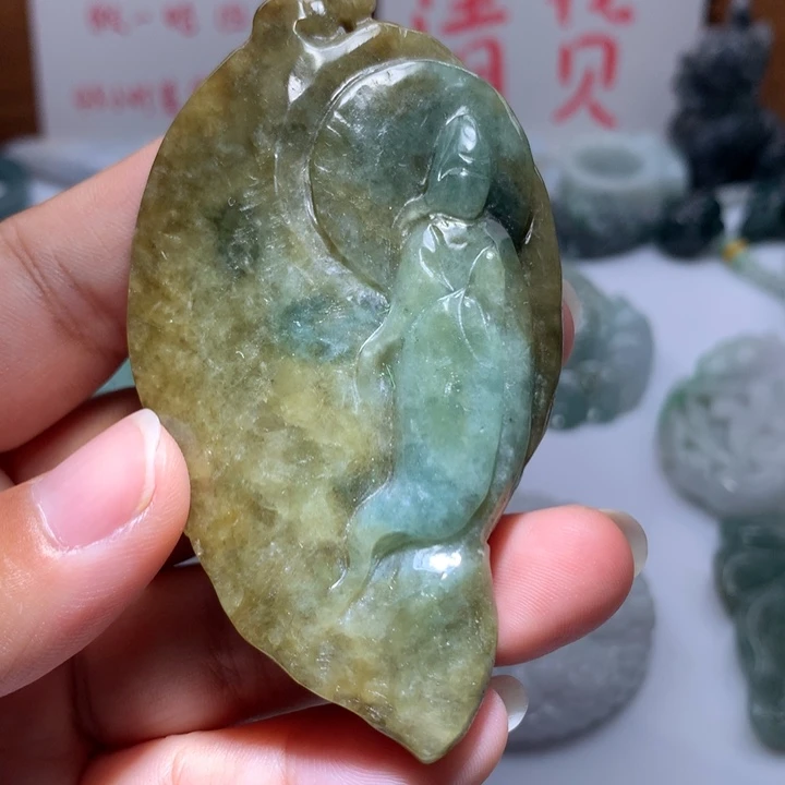 翡翠未镶嵌颈饰保真天然A货翡翠