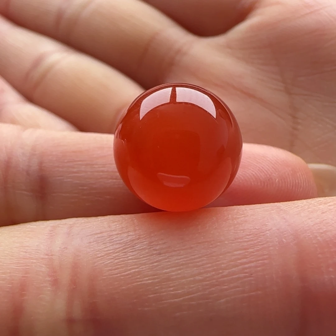 南红玛瑙未镶嵌圆珠13.3，孔边有马牙