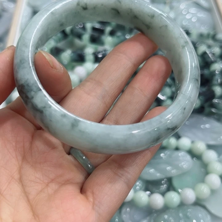 勿***寒颈饰未镶嵌翡翠翡翠