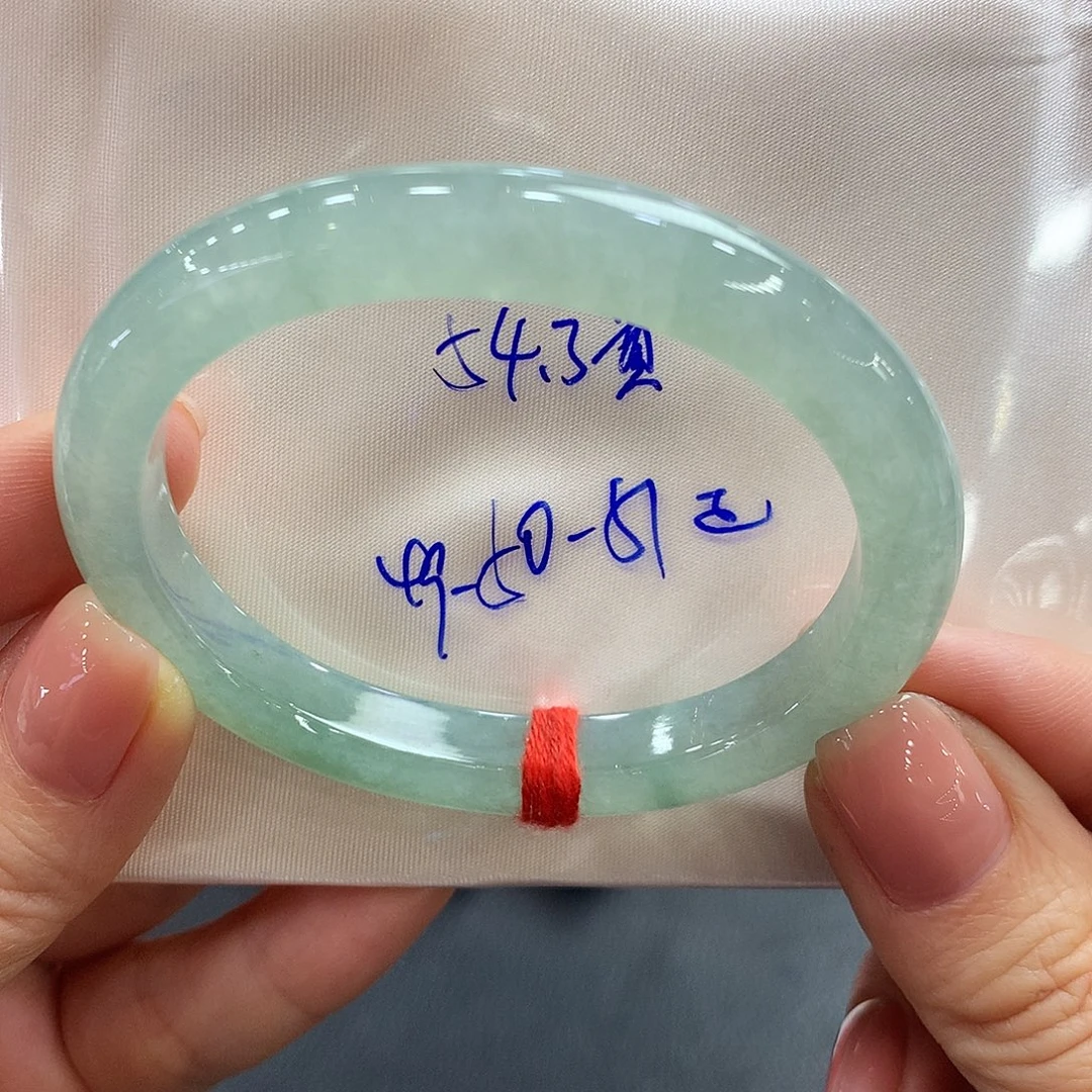 翡翠未镶嵌手镯54贵妃