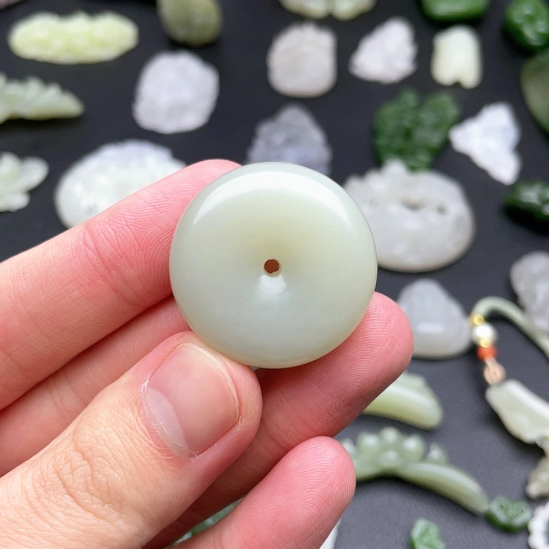 【闪购商品】颈饰未镶嵌和田玉