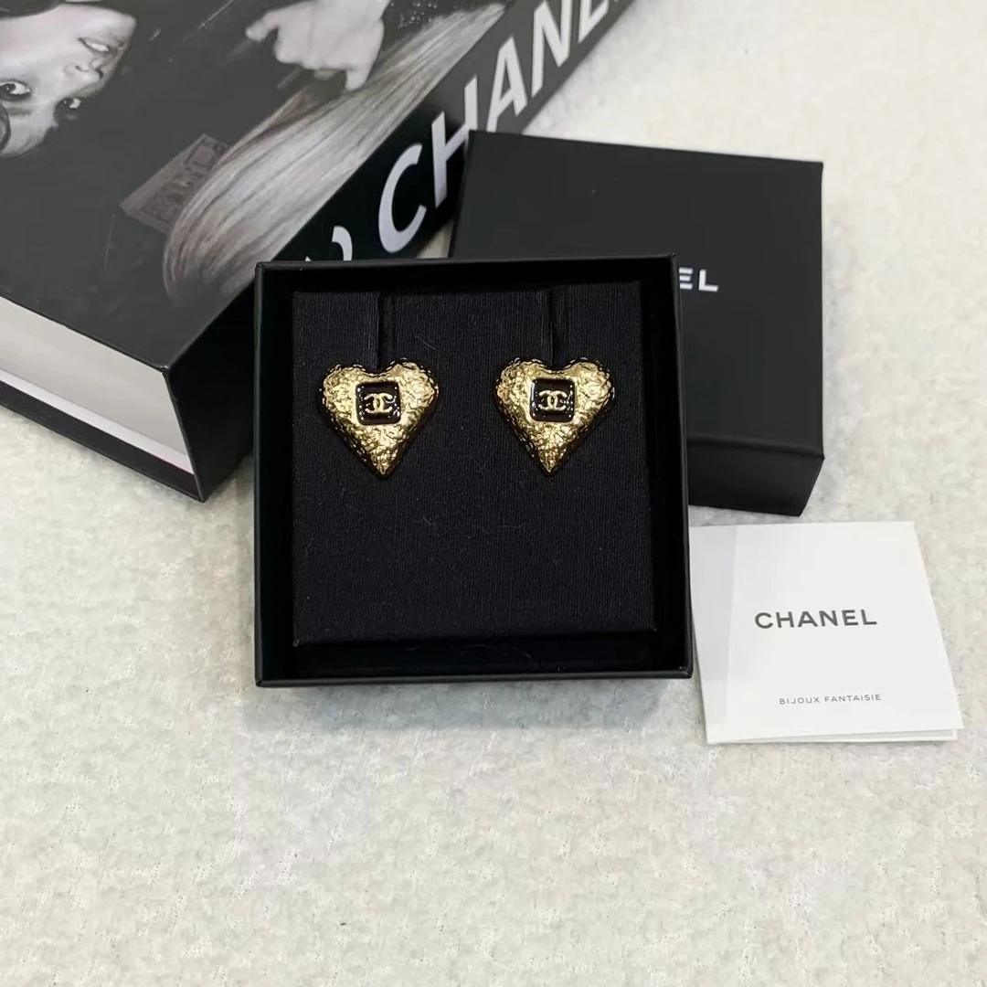 全新未使用 Chanel/香奈儿 壹臻/23K熔岩爱心珐琅双C耳钉14608527