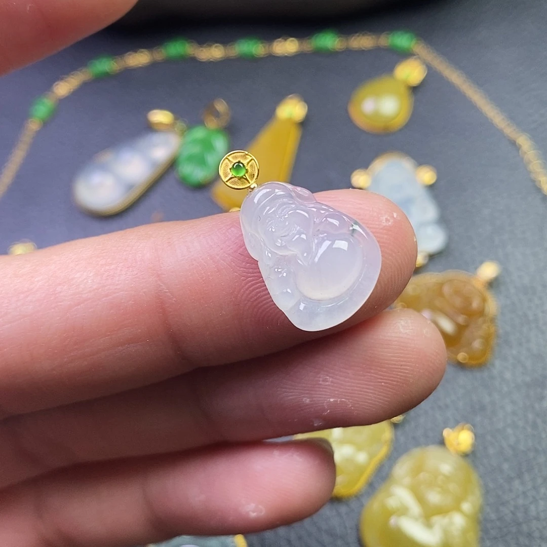 颈饰18K金镶嵌翡翠