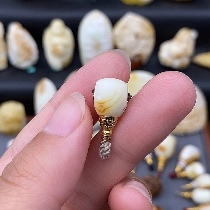 裸石琥珀未镶嵌9三通b906