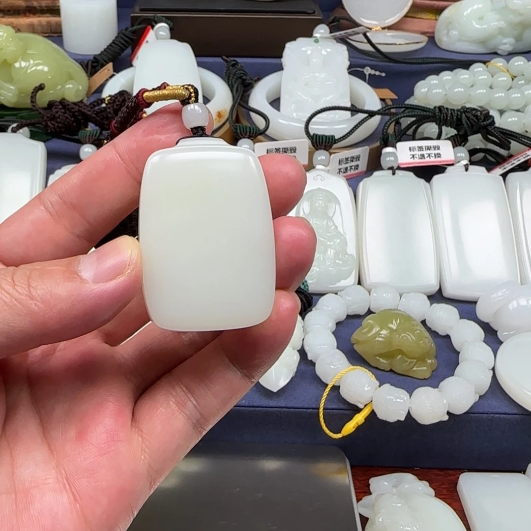 海***空和田玉未镶嵌挂件