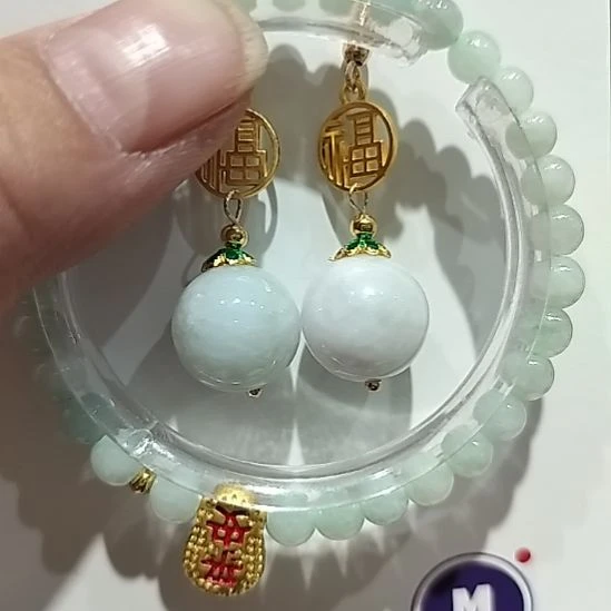 莉***莉翡翠未镶嵌耳饰天然缅甸翡翠A货耳饰