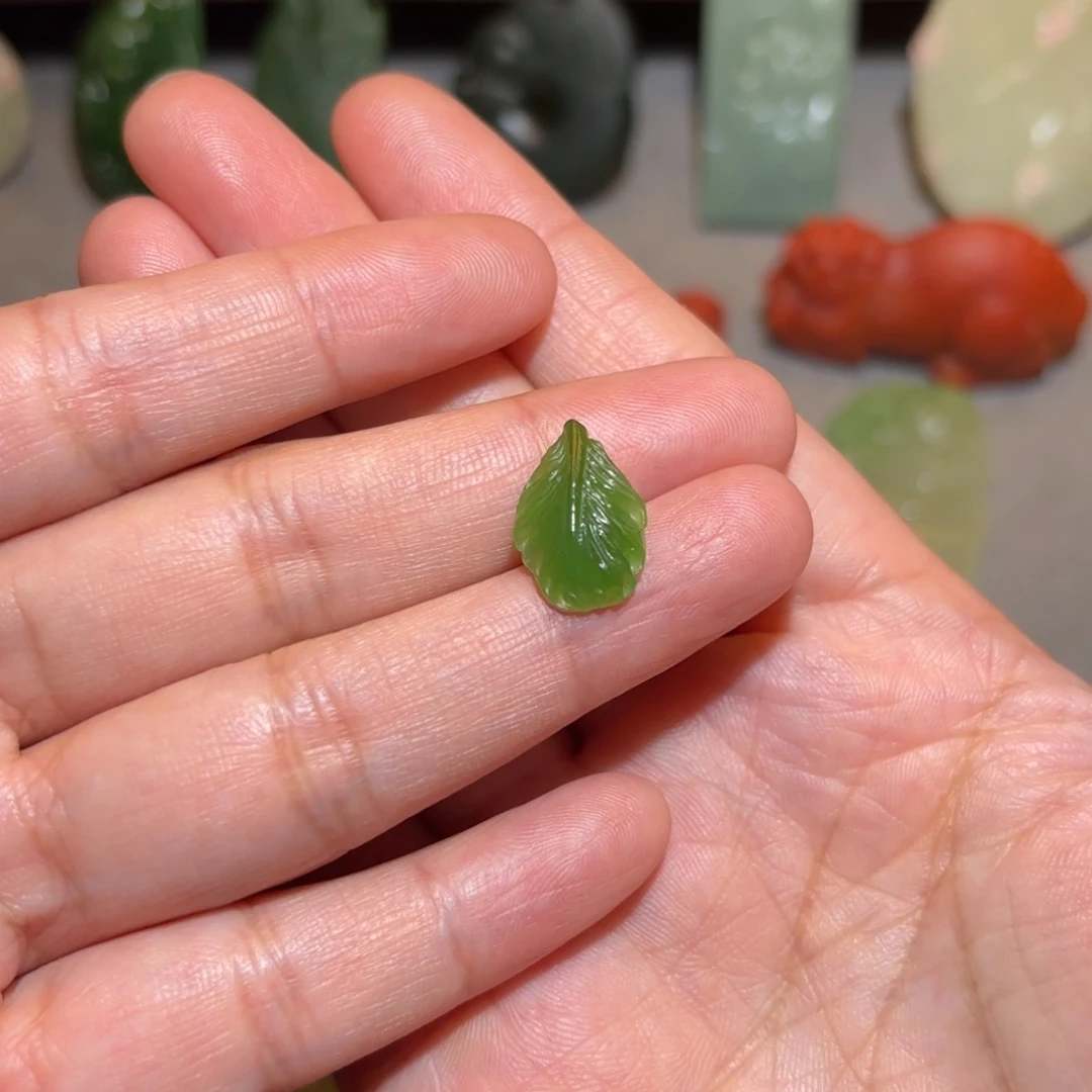 花****和田玉未镶嵌颈饰