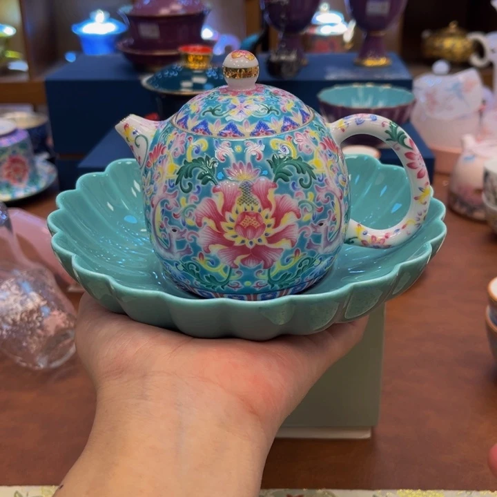 花花绿绿地在火山直播