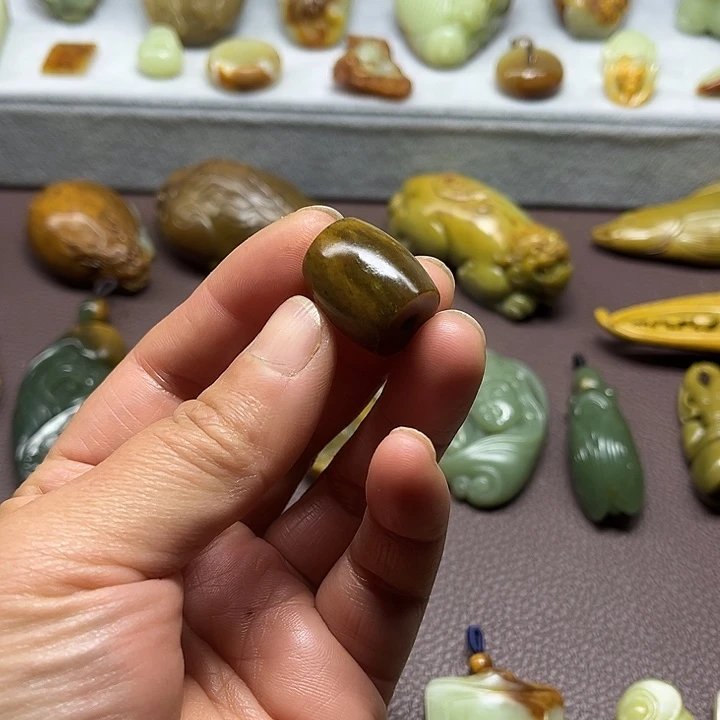 岫岩河磨玉（透闪石质玉）未镶嵌颈饰