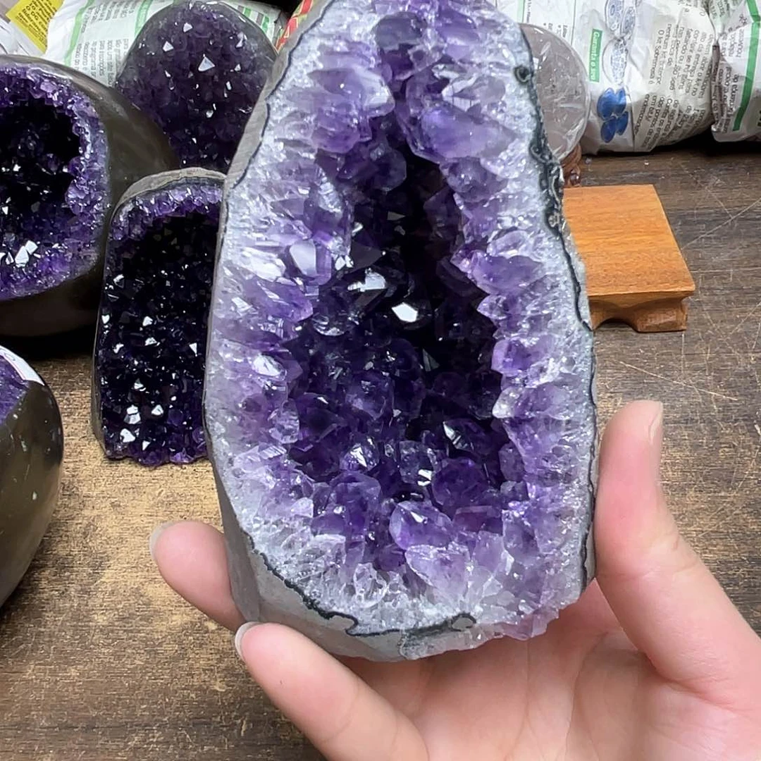 未镶嵌紫晶大型摆件（非配饰）旺****?