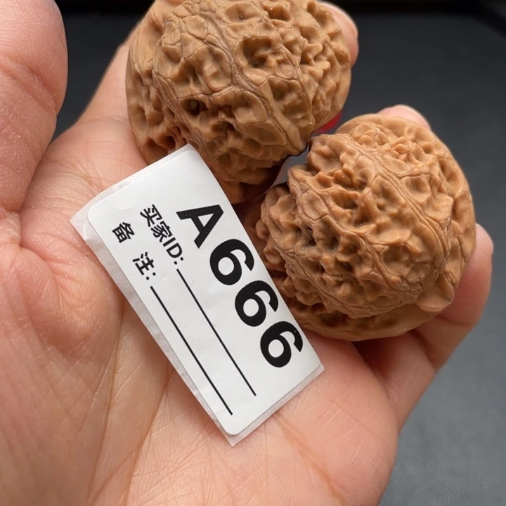 文玩核桃吊坠宫灯