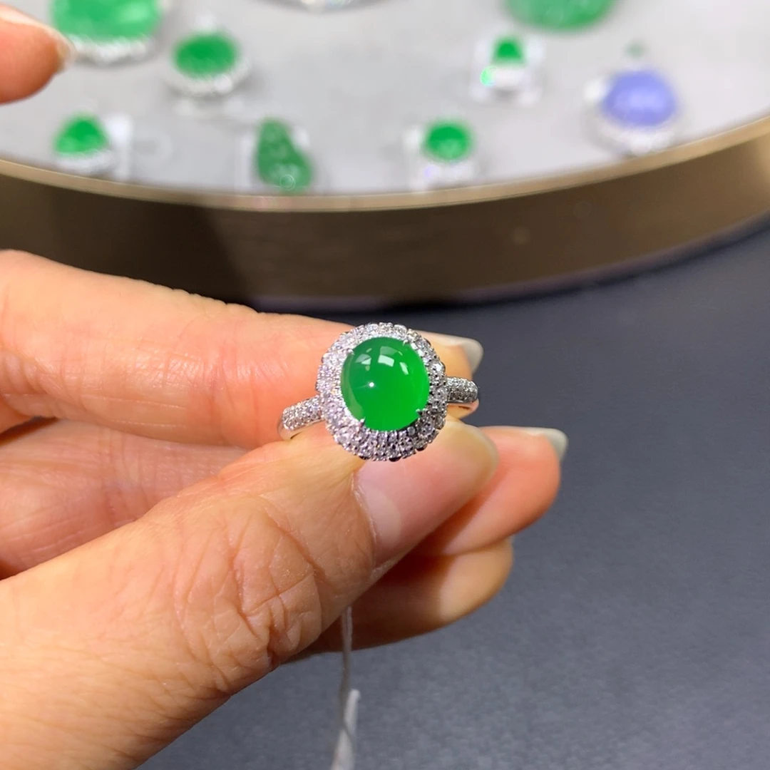 翡翠戒指18K金镶嵌翡翠