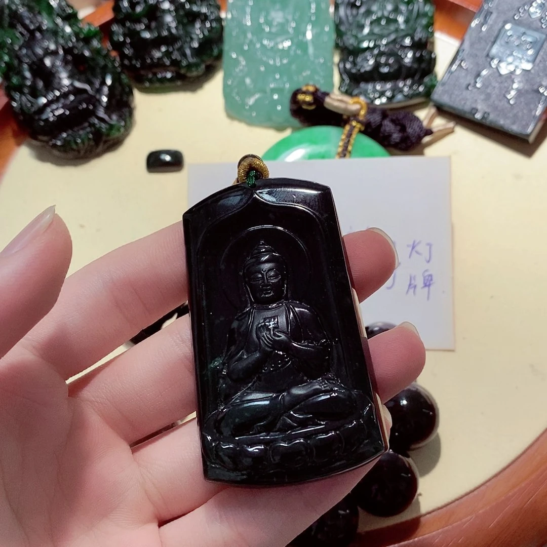 翡翠颈饰未镶嵌翡翠a