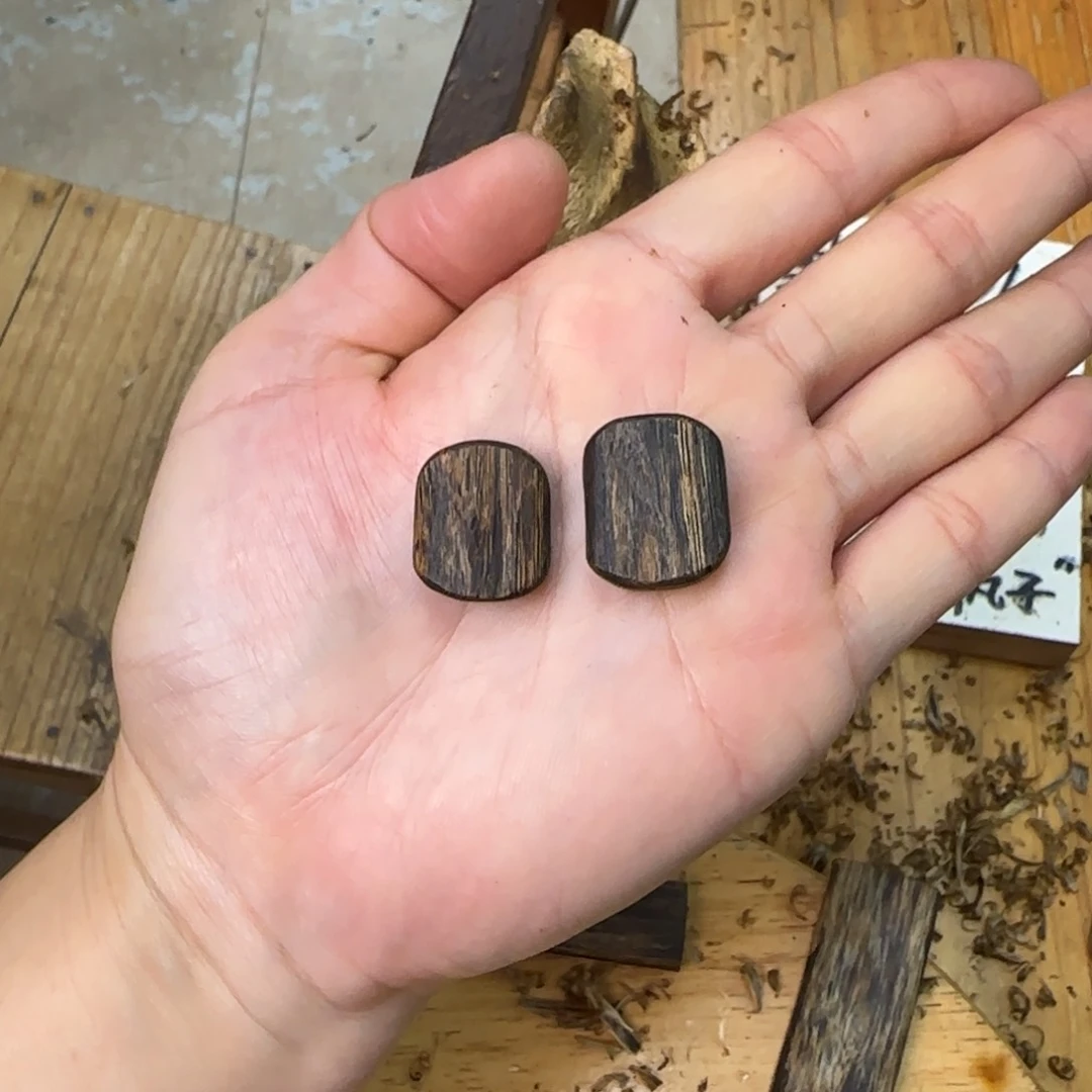 沉香吊坠景*?素牌树心油虎斑紫棋