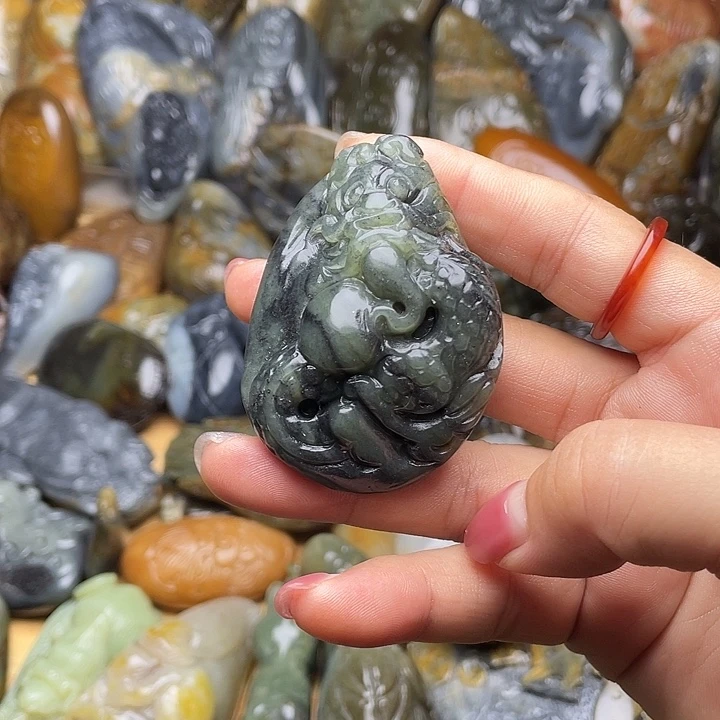 未镶嵌和田玉挂件