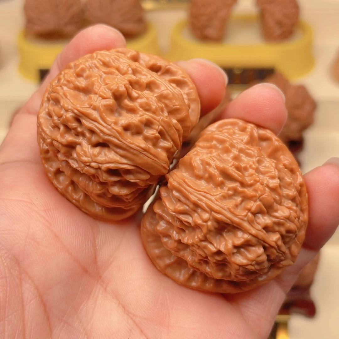 文玩核桃把件糖三角42