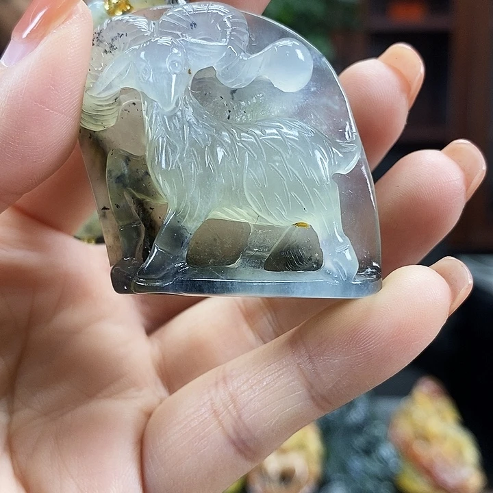 蛇纹石玉未镶嵌吊坠