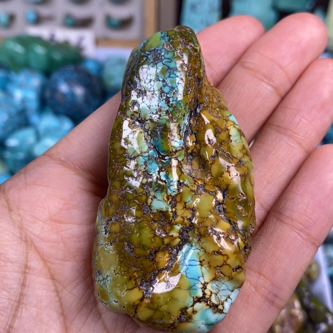 绿松石未镶嵌颈饰